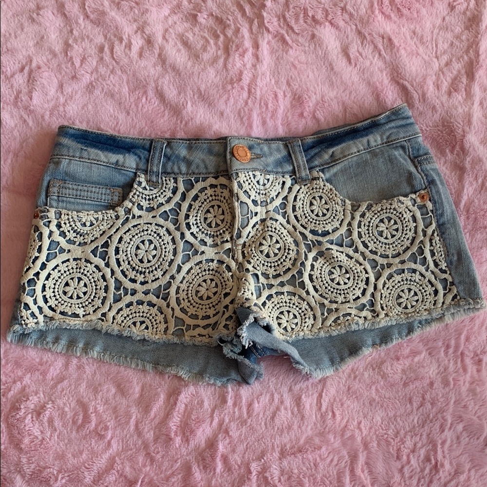 Mossimo Blue and Cream LOW RISE denim Jean Shorts with Lace Overlay y2k